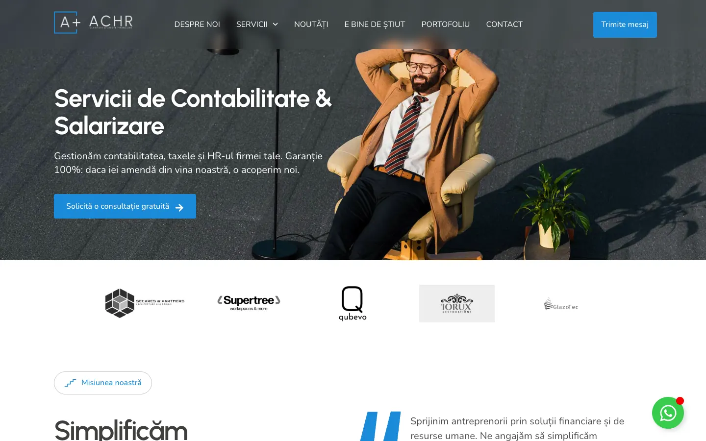 Pagina de acasă a site-ului nou ACHR, cu antet de opt elemente și butonul de consultație gratuită